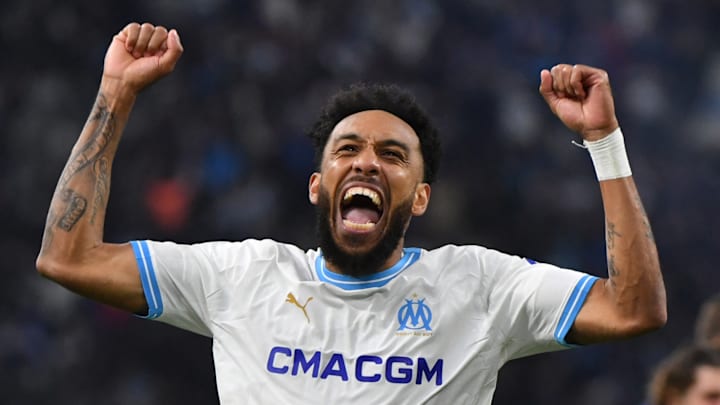 Sous les couleurs olympiennes, Pierre-Emerick Aubameyang avait inscrit 30 buts et délivré 11 passes décisives en 51 rencontres. Sous les couleurs olympiennes, Pierre-Emerick Aubameyang avait inscrit 30 buts et délivré 11 passes décisives en 51 rencontres.