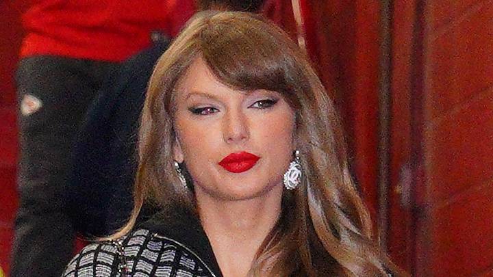 Recording artist Taylor Swift enters the stadium. Recording artist Taylor Swift enters the stadium.