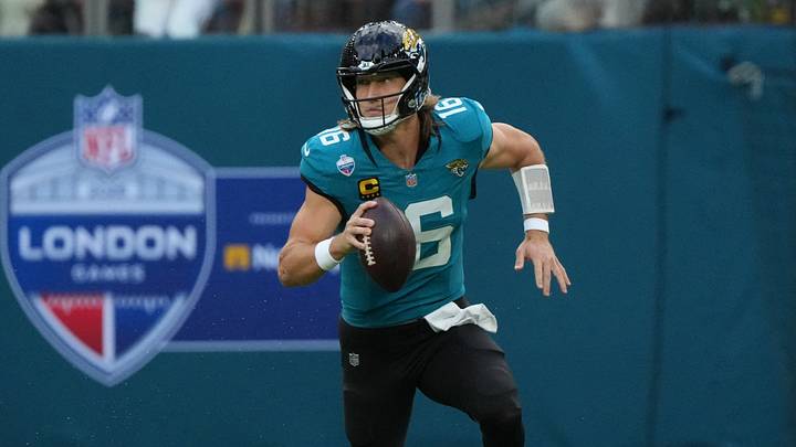 Oct 11, 2026; Tottenham, ENG; Jacksonville Jaguars quarterback Trevor Lawrence (16) scrambles during the first half against the Philadelphia Eagles at Tottenham Hotspur Stadium. Mandatory Credit: Kirby Lee-Imagn Images Oct 11, 2026; Tottenham, ENG; Jacksonville Jaguars quarterback Trevor Lawrence (16) scrambles during the first half against the Philadelphia Eagles at Tottenham Hotspur Stadium. Mandatory Credit: Kirby Lee-Imagn Images