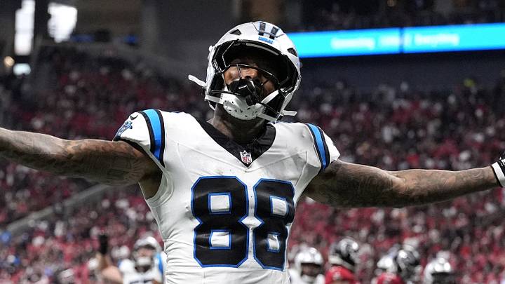 Carolina Panthers tight end Darren Waller Carolina Panthers tight end Darren Waller