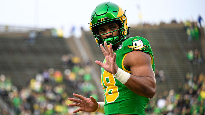 Dec 20, 2025; Eugene, OR, USA; Oregon Ducks tight end Kenyon Sadiq (18) looks on before the game against the James Madison Dukes at Autzen Stadium. Mandatory Credit: Troy Wayrynen-Imagn Images