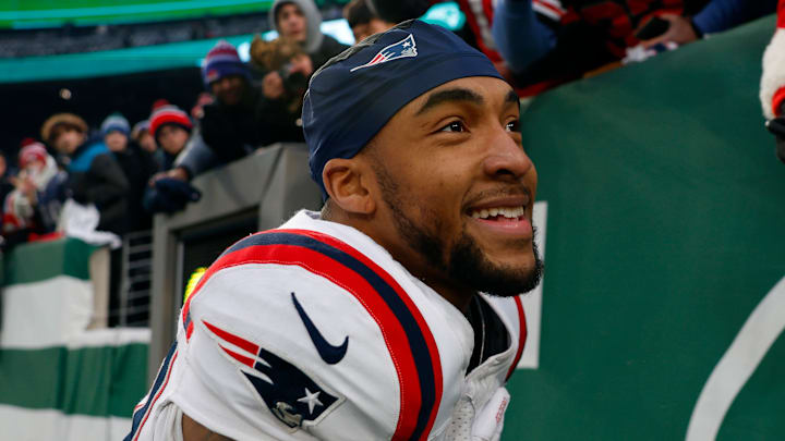 Efton Chism finally got his shot, stepping up for shorthanded Patriots in blowout win over Jets