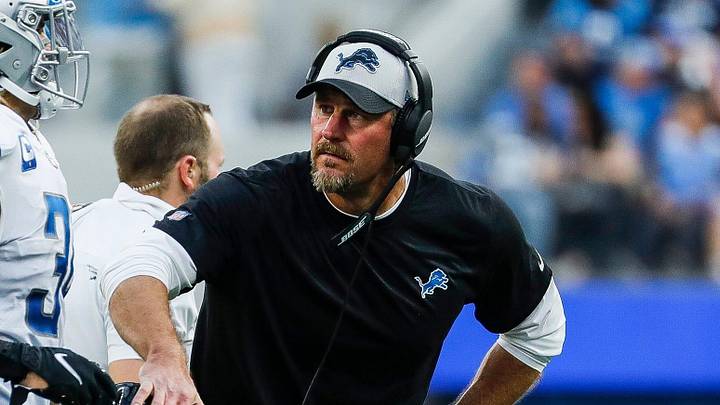 Detroit Lions head coach Dan Campbell talks to inside linebacker Alex Anzalone (34) during the second half against Los Angeles Rams at the SoFi Stadium in Inglewood, Calif. on Sunday, Oct. 24, 2021.
