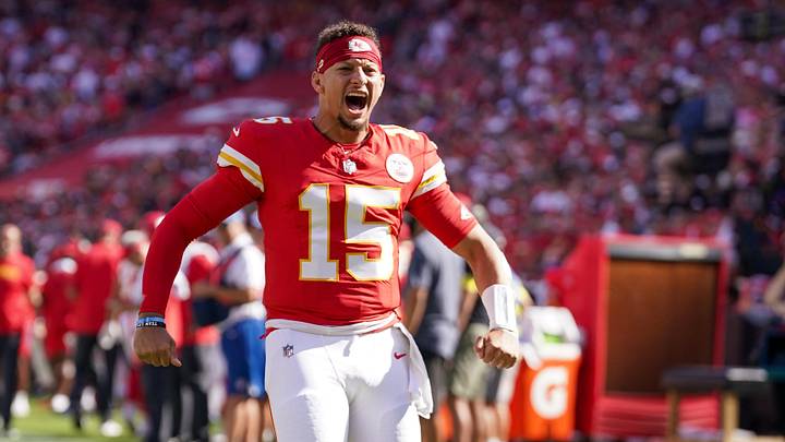 Sep 28, 2025; Kansas City, Missouri, USA; Kansas City Chiefs quarterback Patrick Mahomes (15) celebrates toward fans against the Baltimore Ravens prior to a game at GEHA Field at Arrowhead Stadium. Mandatory Credit: Denny Medley-Imagn Images Sep 28, 2025; Kansas City, Missouri, USA; Kansas City Chiefs quarterback Patrick Mahomes (15) celebrates toward fans against the Baltimore Ravens prior to a game at GEHA Field at Arrowhead Stadium. Mandatory Credit: Denny Medley-Imagn Images