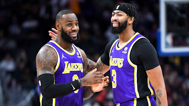 LeBron confía en Davis para que lidere los Lakers en el futuro