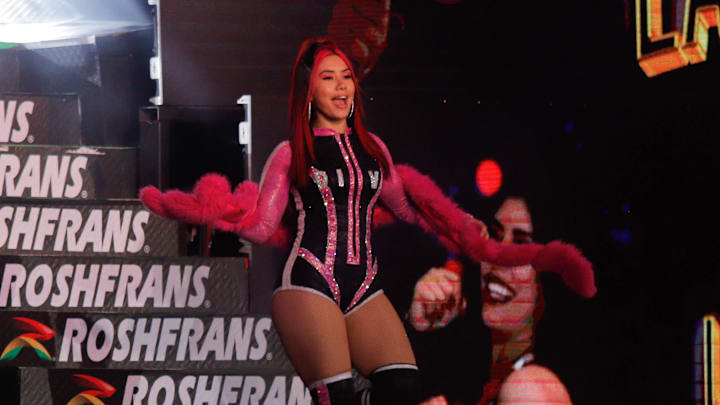 La Catalina making her entrance in CMLL