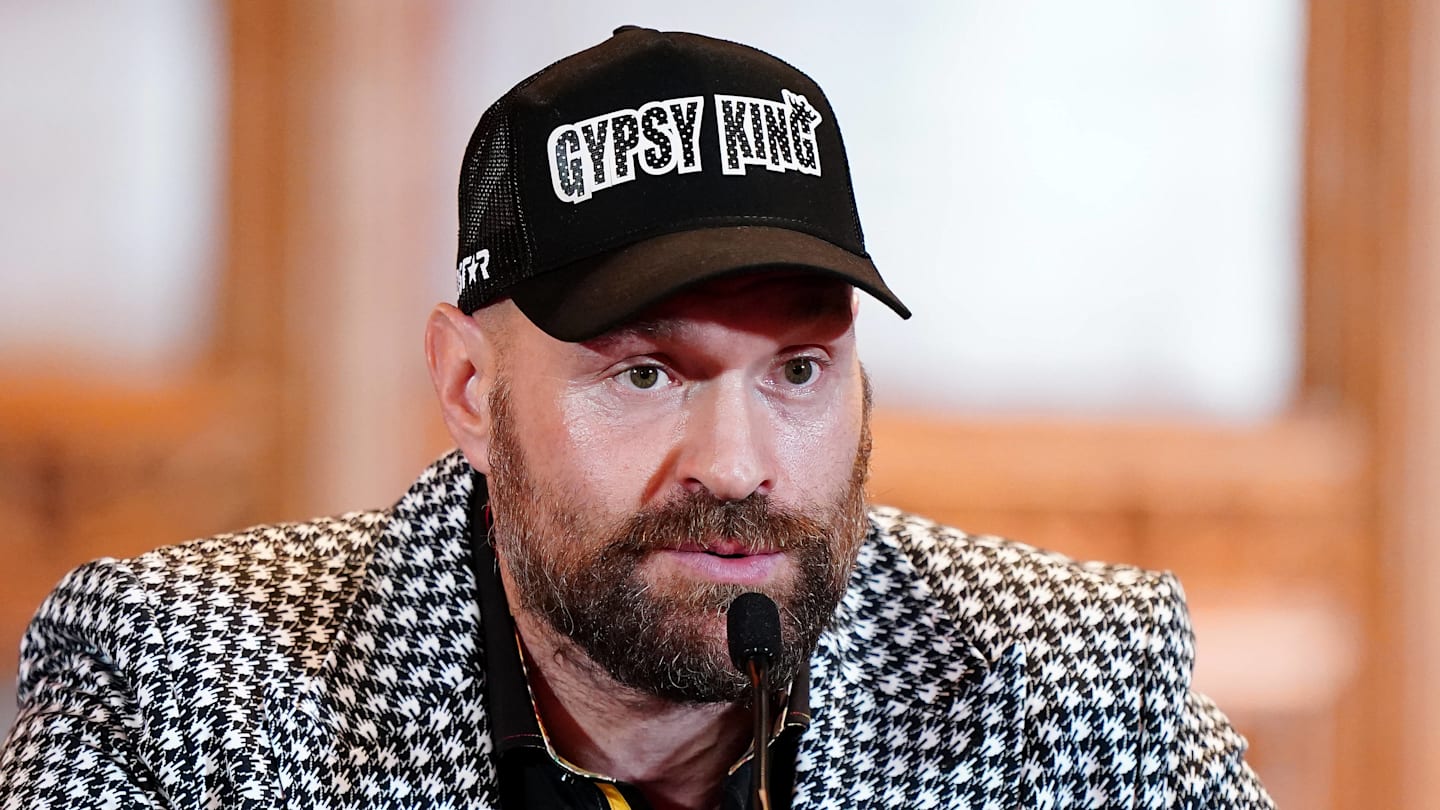 Tyson Fury Shocks With Jake Paul vs Anthony Joshua Prediction