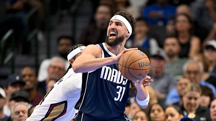 Nov 19, 2024; Dallas, Texas, USA; Dallas Mavericks guard Klay Thompson (31) moves to the basket against the New Orleans Pelicans during the first quarter at the American Airlines Center. Mandatory Credit: Jerome Miron-Imagn Images