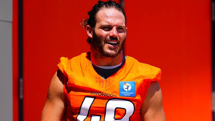 Denver Broncos linebacker Alex Singleton