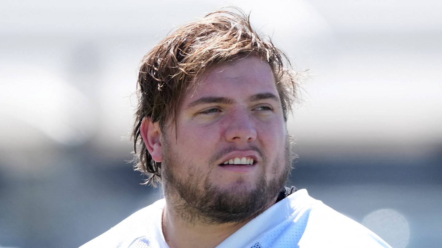 Giocatore dei Raiders durante un allenamento, con focus su miglioramento personale e squadra
