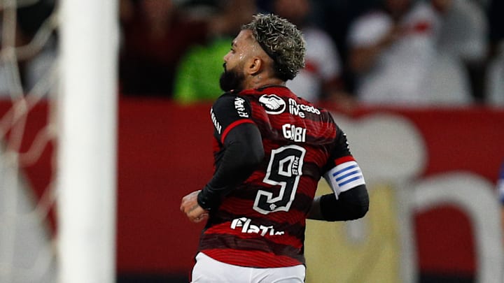 Gabigol marcou duas vezes na goleada sobre o Bangu