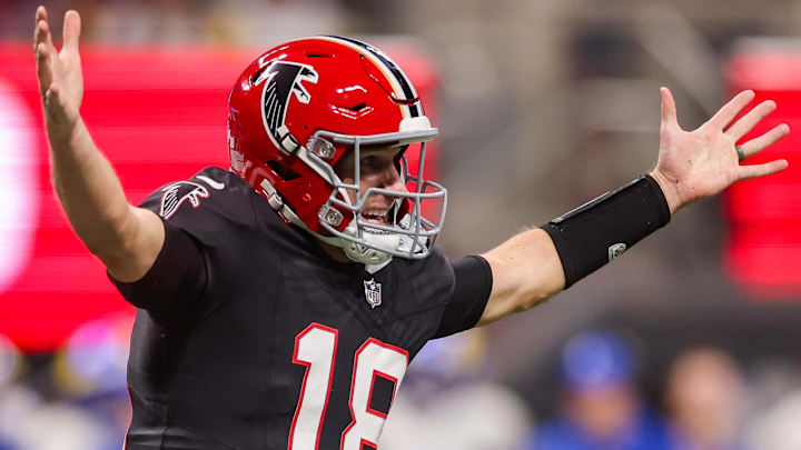 Dec 29, 2025; Atlanta, Georgia, USA; Atlanta Falcons quarterback Kirk Cousins (18) celebrates after a touchdown pass against the Los Angeles Rams in the first quarter at Mercedes-Benz Stadium. Dec 29, 2025; Atlanta, Georgia, USA; Atlanta Falcons quarterback Kirk Cousins (18) celebrates after a touchdown pass against the Los Angeles Rams in the first quarter at Mercedes-Benz Stadium.