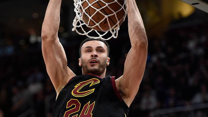Feb 22, 2018; Cleveland, OH, USA; Cleveland Cavaliers forward Larry Nance Jr. (24) dunks in the fourth quarter against the Washington Wizards at Quicken Loans Arena. Mandatory Credit: David Richard-USA TODAY Sports Feb 22, 2018; Cleveland, OH, USA; Cleveland Cavaliers forward Larry Nance Jr. (24) dunks in the fourth quarter against the Washington Wizards at Quicken Loans Arena. Mandatory Credit: David Richard-USA TODAY Sports