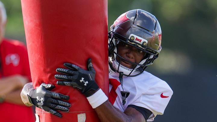 Tampa Bay Buccaneers cornerback Benjamin Morrison (21) participates 