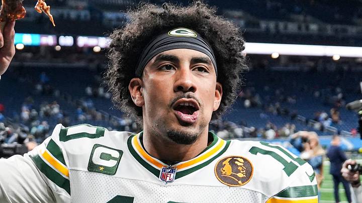 Green Bay Packers quarterback Jordan Love (10) waves at fans as he exits the field after 31-24 win over Detroit Lions at Ford Field in Detroit on Thursday, Nov. 27, 2025.