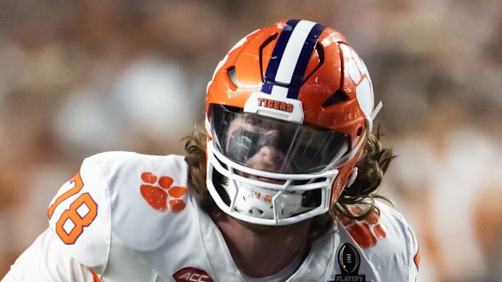 Clemson Tigers offensive lineman Blake Miller