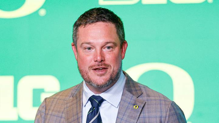 Jul 29, 2026; Chicago, IL, USA; Oregon Football head coach Dan Lanning speaks during Big Ten Media Days at Hilton Chicago. Mandatory Credit: Kamil Krzaczynski-Imagn Images Jul 29, 2026; Chicago, IL, USA; Oregon Football head coach Dan Lanning speaks during Big Ten Media Days at Hilton Chicago. Mandatory Credit: Kamil Krzaczynski-Imagn Images
