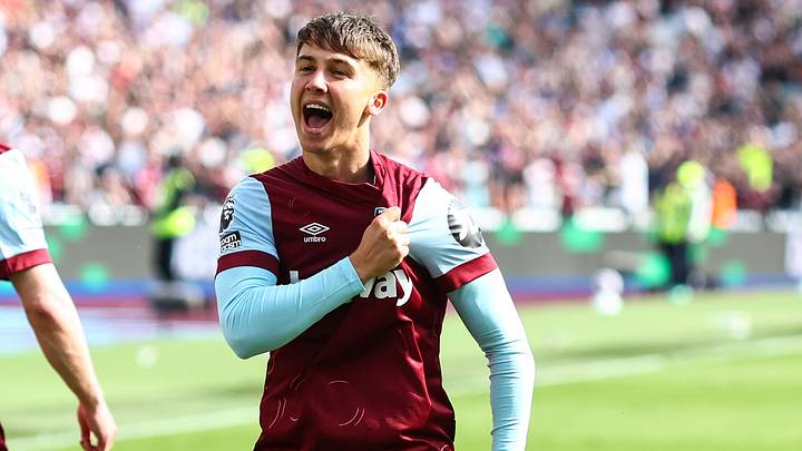 Academy graduate leaves West Ham on a permanent transfer to League One side Reading FC. Academy graduate leaves West Ham on a permanent transfer to League One side Reading FC.