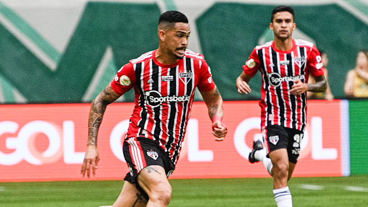Vice-artilheiro do time na última temporada, com 21 gols, Luciano ganhou a 10 do São Paulo em 2023