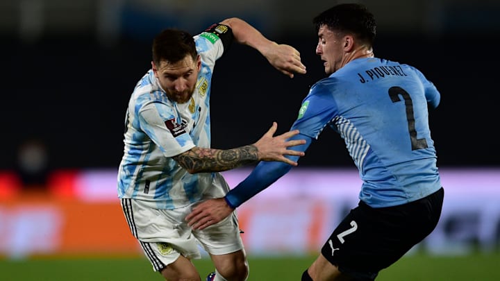 En doce encuentros contra Uruguay, Lionel Messi ha logrado un total de seis anotaciones y buscará aumentar su cuota.