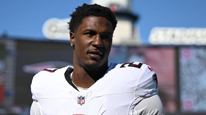Atlanta Falcons linebacker James Pearce Jr. 