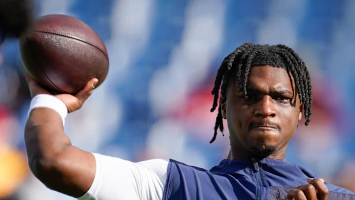 Tennessee Titans quarterback Cam Ward warms up before the game against the Kansas City Chiefs