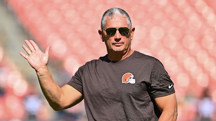 Cleveland Browns defensive coordinator Jim Schwartz Cleveland Browns defensive coordinator Jim Schwartz