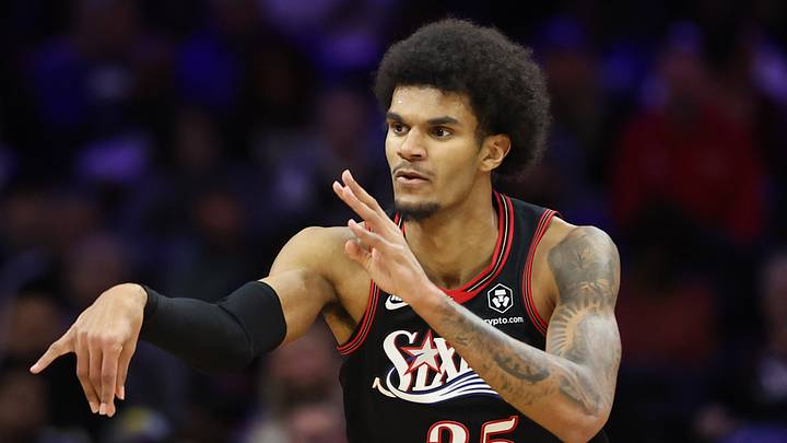 Philadelphia 76ers forward Dominick Barlow (25) passes the ball against the Indiana Pacers during the first quarter at Xfinity Mobile Arena on Dec. 12, 2025.