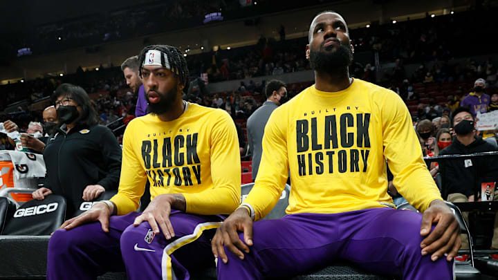 LeBron y Davis buscarán liderar a una renovada plantilla de los Lakers
