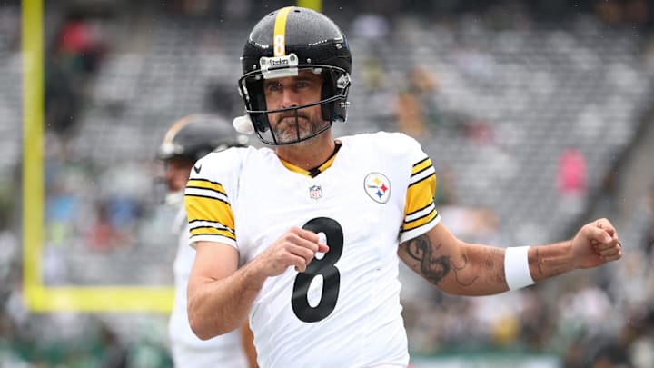 Pittsburgh Steelers quarterback Aaron Rodgers