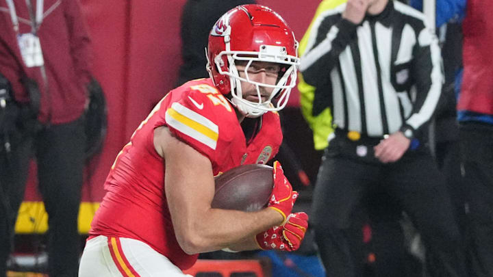 Dec 8, 2024; Kansas City, Missouri, USA; Kansas City Chiefs tight end Travis Kelce (87) catches a pass for a first down against the Los Angeles Chargers during the second half at GEHA Field at Arrowhead Stadium. Mandatory Credit: Denny Medley-Imagn Images Dec 8, 2024; Kansas City, Missouri, USA; Kansas City Chiefs tight end Travis Kelce (87) catches a pass for a first down against the Los Angeles Chargers during the second half at GEHA Field at Arrowhead Stadium. Mandatory Credit: Denny Medley-Imagn Images