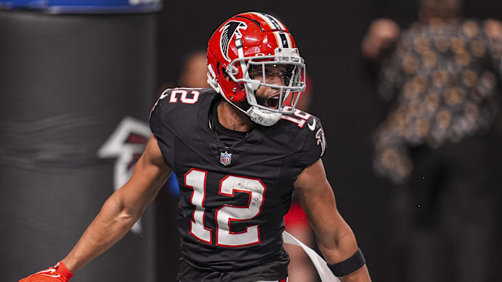 The Atlanta Falcons re-signed wide receiver and special teams ace KhaDarel Hodge. The Atlanta Falcons re-signed wide receiver and special teams ace KhaDarel Hodge.