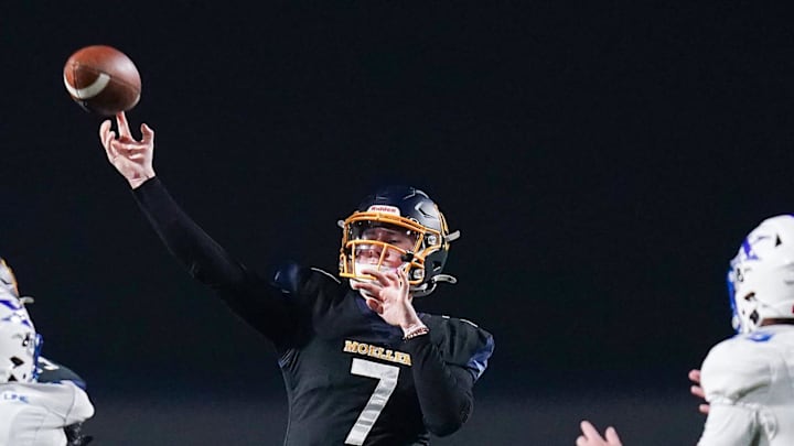 Moeller Crusaders quarterback Matt Ponatoski (7) throws a pass in the second half of a Division I regional semifinal high school football game between the St. Xavier Bombers and Moeller Crusaders, Friday, Nov. 14, 2025, at Welcome Stadium in Dayton, Oh. Bombers won 17-13.