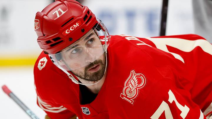 Mar 28, 2026; Detroit, Michigan, USA; Detroit Red Wings center Dylan Larkin (71) gets set to face off in the second period against the Philadelphia Flyers at Little Caesars Arena. Mandatory Credit: Rick Osentoski-Imagn Images Mar 28, 2026; Detroit, Michigan, USA; Detroit Red Wings center Dylan Larkin (71) gets set to face off in the second period against the Philadelphia Flyers at Little Caesars Arena. Mandatory Credit: Rick Osentoski-Imagn Images