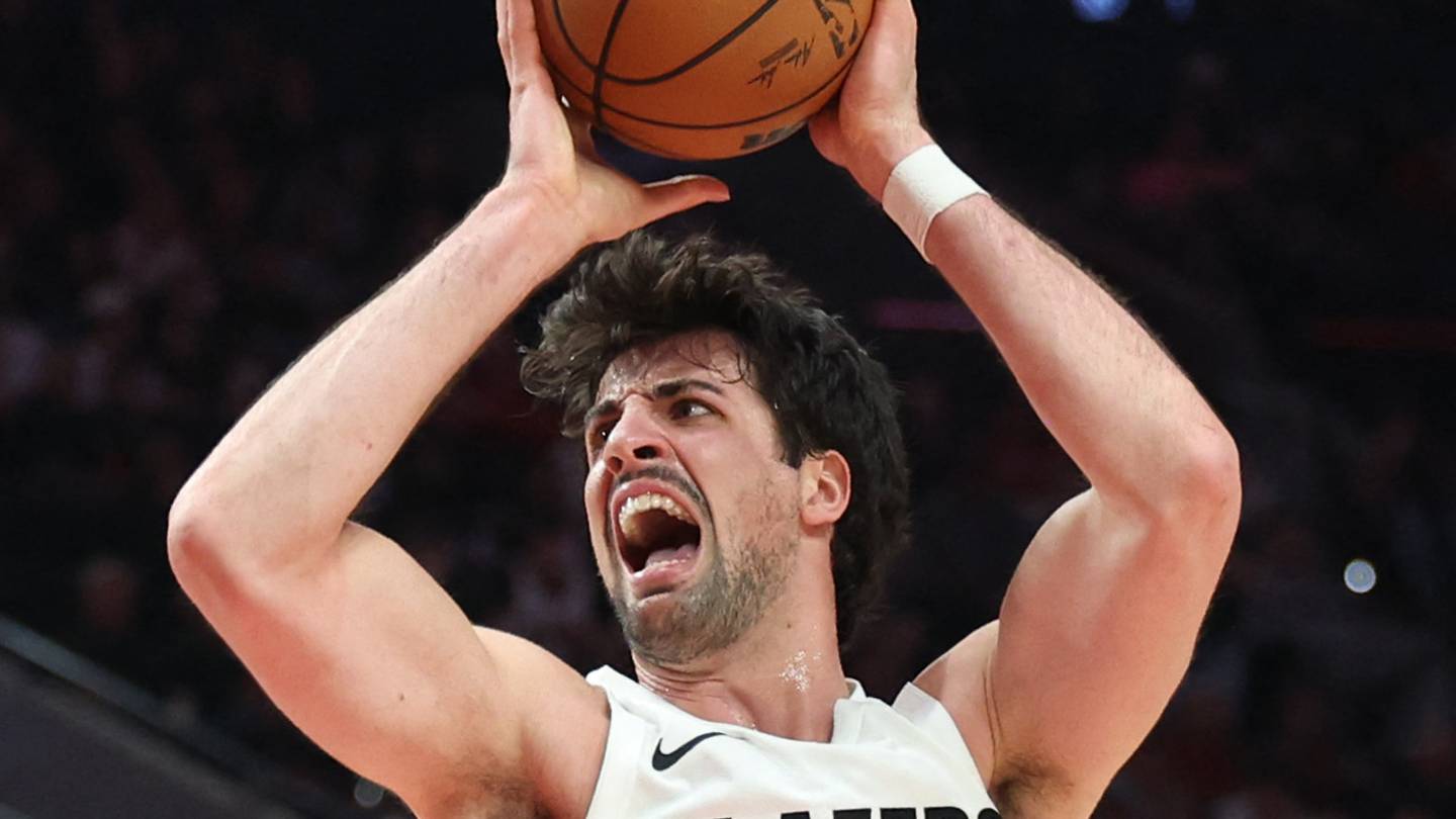 Close call vs Kings proves Blazers must put the ball in Deni Avdija's hands more
