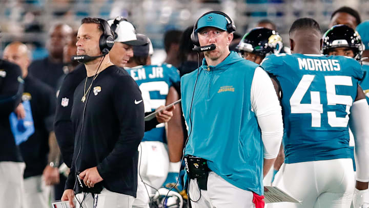 Aug 9, 2025; Jacksonville, Florida, USA; Jacksonville Jaguars defensive coordinator Anthony Campanile stands with head coach Liam Coen on the sidelines during a preseason game against the Pittsburgh Steelers at EverBank Stadium. Mandatory Credit: Travis Register-Imagn Images Aug 9, 2025; Jacksonville, Florida, USA; Jacksonville Jaguars defensive coordinator Anthony Campanile stands with head coach Liam Coen on the sidelines during a preseason game against the Pittsburgh Steelers at EverBank Stadium. Mandatory Credit: Travis Register-Imagn Images