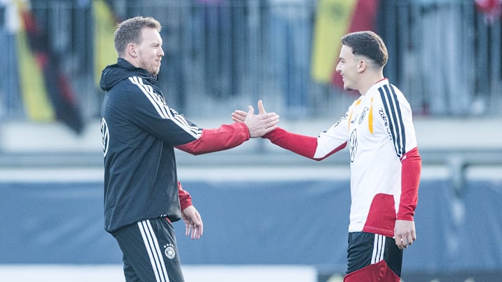 Der Bundestrainer begrüßt seinen Shootingstar