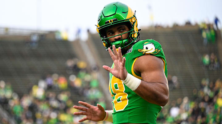 Dec 20, 2025; Eugene, OR, USA; Oregon Ducks tight end Kenyon Sadiq (18) looks on before the game against the James Madison Dukes at Autzen Stadium. Mandatory Credit: Troy Wayrynen-Imagn Images