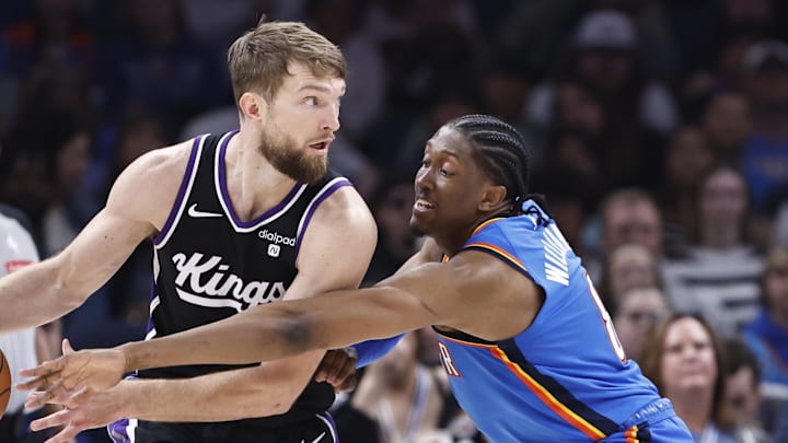 Apr 9, 2024; Oklahoma City, Oklahoma, USA; Oklahoma City Thunder forward Jalen Williams (8) defends Sacramento Kings forward Domantas Sabonis (10) during the second half at Paycom Center. Mandatory Credit: Alonzo Adams-Imagn Images Apr 9, 2024; Oklahoma City, Oklahoma, USA; Oklahoma City Thunder forward Jalen Williams (8) defends Sacramento Kings forward Domantas Sabonis (10) during the second half at Paycom Center. Mandatory Credit: Alonzo Adams-Imagn Images