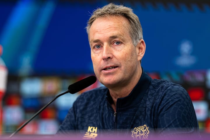 คาสเปอร์ ฮูลมันด์ ในระหว่างการแถลงข่าว คาสเปอร์ ฮูลมันด์ ในระหว่างการแถลงข่าว