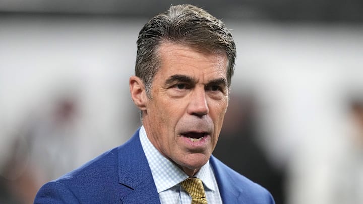 Dec 1, 2023; Las Vegas, NV, USA; ESPN broadcaster Chris Fowler reacts during the Pac-12 Championship game. Dec 1, 2023; Las Vegas, NV, USA; ESPN broadcaster Chris Fowler reacts during the Pac-12 Championship game.