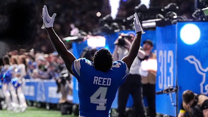 Detroit Lions cornerback D.J. Reed (4) runs out of the tunnel during players introduction before kickoff against Pittsburgh Steelers 