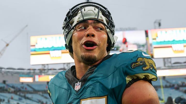 1Dec 7, 2025; Jacksonville, Florida, USA;  Jacksonville Jaguars tight end Brenton Strange (85) leaves the field following a game at EverBank Stadium. 