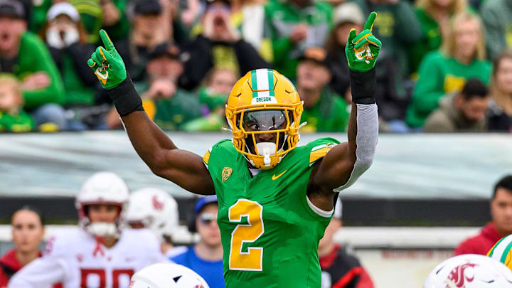 Oct 21, 2023; Eugene, Oregon, USA; Oregon Ducks linebacker Jeffrey Bassa (2) calls defensive signals during the first quarter against the Washington State Cougars at Autzen Stadium. Mandatory Credit: Craig Strobeck-Imagn Images Oct 21, 2023; Eugene, Oregon, USA; Oregon Ducks linebacker Jeffrey Bassa (2) calls defensive signals during the first quarter against the Washington State Cougars at Autzen Stadium. Mandatory Credit: Craig Strobeck-Imagn Images