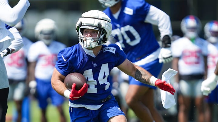 New York Giants running back Cam Skattebo (44) runs the ball on day two of training camp at Quest Diagnostics Giants Training Center, July 24, 2025, East Rutherford, NJ, USA. New York Giants running back Cam Skattebo (44) runs the ball on day two of training camp at Quest Diagnostics Giants Training Center, July 24, 2025, East Rutherford, NJ, USA.