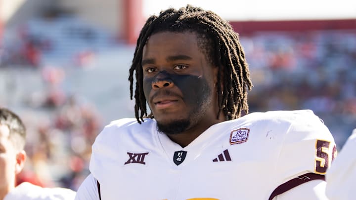 Arizona State Sun Devils offensive lineman Max Iheanachor (58)