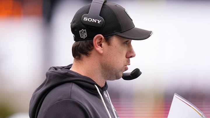Oct 11, 2026; Foxborough, Massachusetts, USA; Las Vegas Raiders head coach Klint Kubiak watches from the sideline as they take on the New England Patriots at Gillette Stadium. Mandatory Credit: David Butler II-Imagn Images Oct 11, 2026; Foxborough, Massachusetts, USA; Las Vegas Raiders head coach Klint Kubiak watches from the sideline as they take on the New England Patriots at Gillette Stadium. Mandatory Credit: David Butler II-Imagn Images