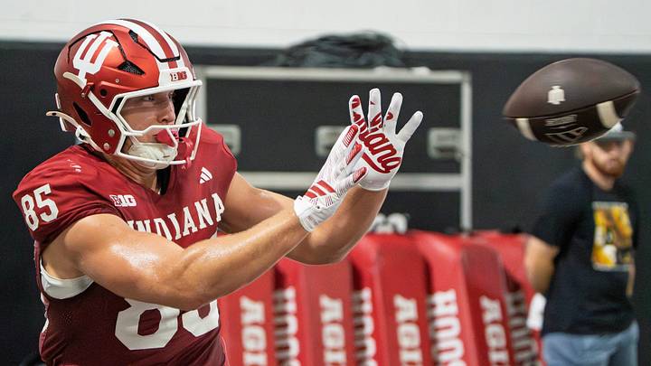 Indiana's Andrew Barker (85) during Indiana University's football camp practice on Wednesday, Aug. 19, 2026.