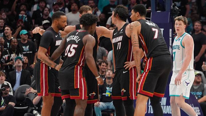 Apr 14, 2026; Charlotte, North Carolina, USA; Both teams look on after a time out during the second half during the play-in rounds between the Charlotte Hornets and the Miami Heat of the 2026 NBA Playoffs at Spectrum Center. Mandatory Credit: Jim Dedmon-Imagn Images Apr 14, 2026; Charlotte, North Carolina, USA; Both teams look on after a time out during the second half during the play-in rounds between the Charlotte Hornets and the Miami Heat of the 2026 NBA Playoffs at Spectrum Center. Mandatory Credit: Jim Dedmon-Imagn Images