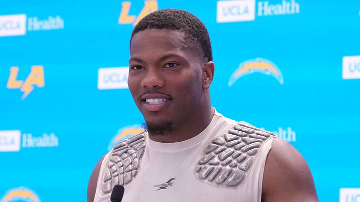 Jul 30, 2026; El Segundo, CA, USA; Los Angeles Chargers linebacker Daiyan Henley holds Pepsi cans at training camp press conference at The Bolt. Mandatory Credit: Kirby Lee-Imagn Images Jul 30, 2026; El Segundo, CA, USA; Los Angeles Chargers linebacker Daiyan Henley holds Pepsi cans at training camp press conference at The Bolt. Mandatory Credit: Kirby Lee-Imagn Images